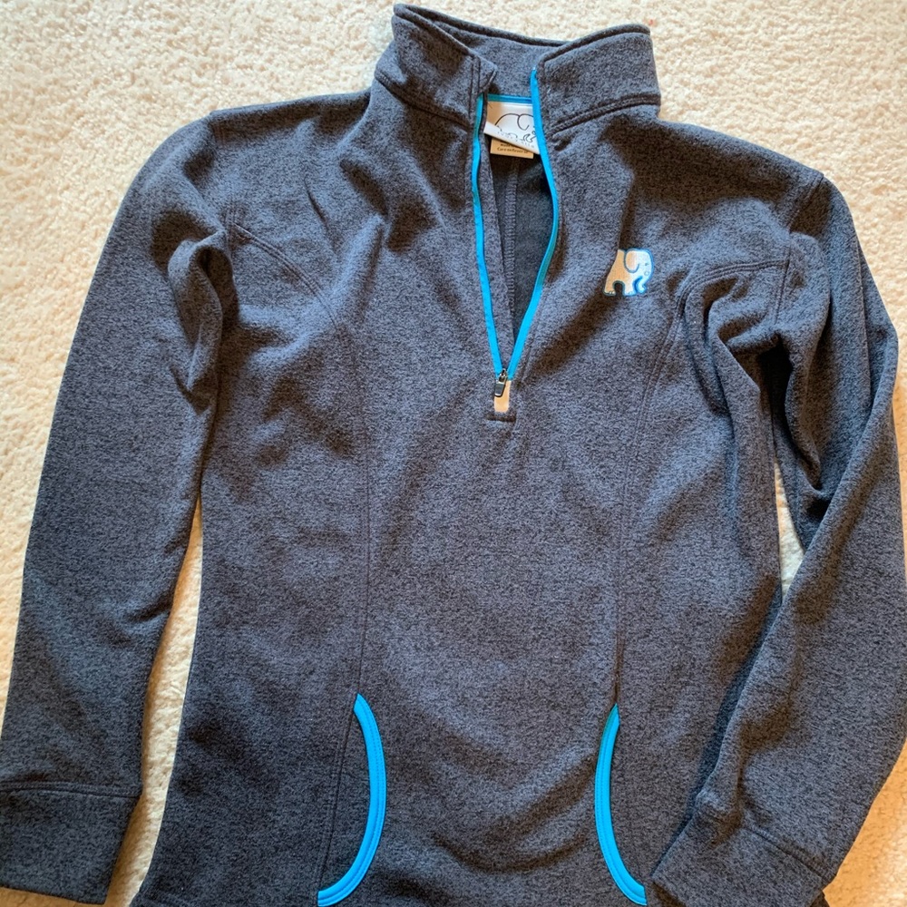 Women’s Ivory Ella active wear top size Small